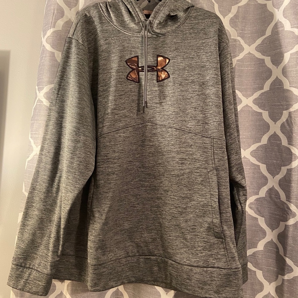 Camo UA sweatshirt